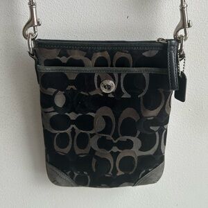 Coach vintage Optic Signature logo Swingpack Crossbody Shoulder Bag Purse Black